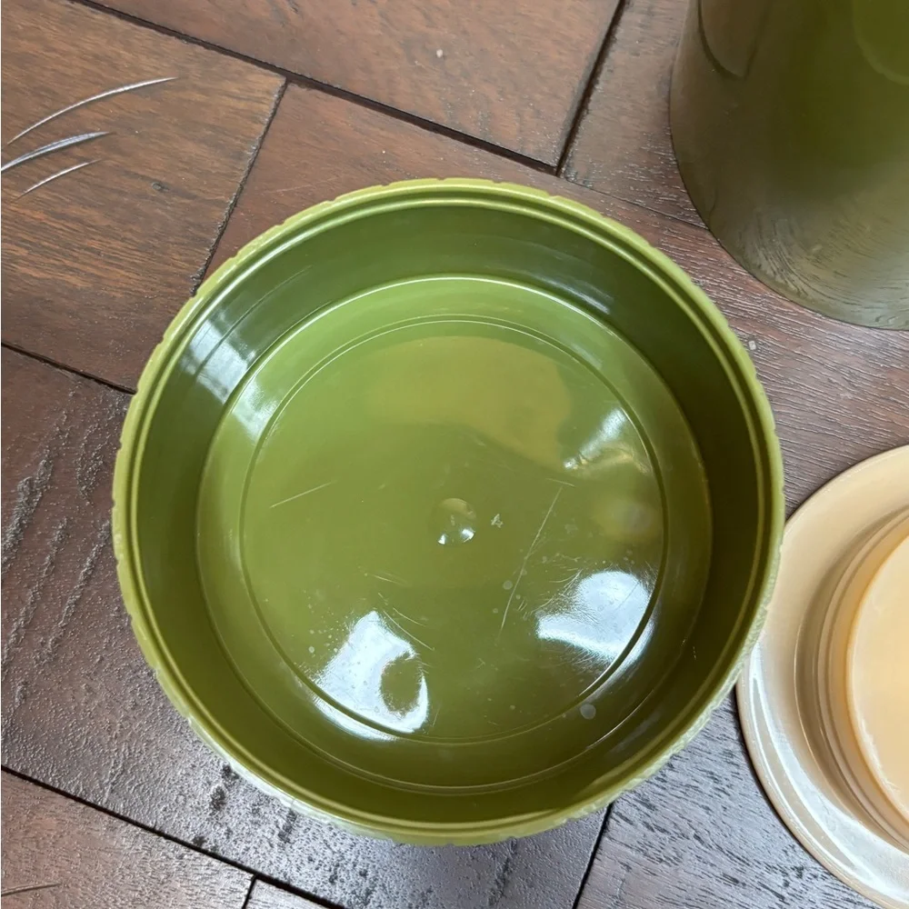 THERMOS Vintage 70s‎ Avocado Green Model 7202 Pint Size thermos insulated
